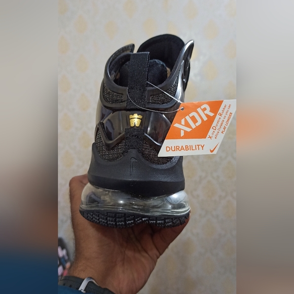 Nike Lebron Xix - Picture 4 of 15